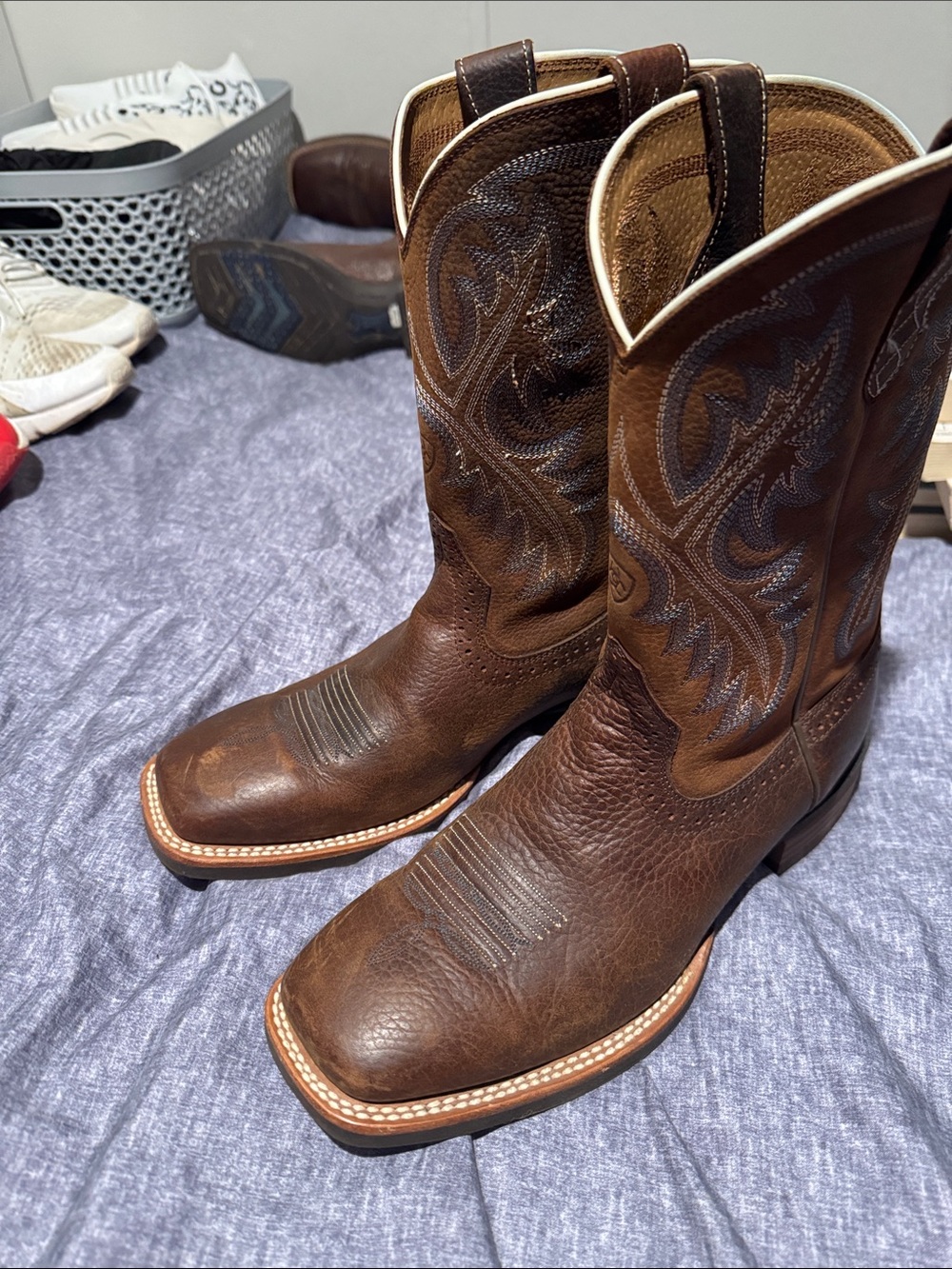 Ariat Men's Brown Embossed Leather Western Boots